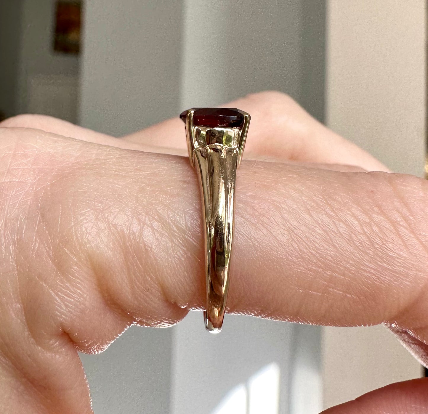 Antique 9ct Garnet Solitaire Ring