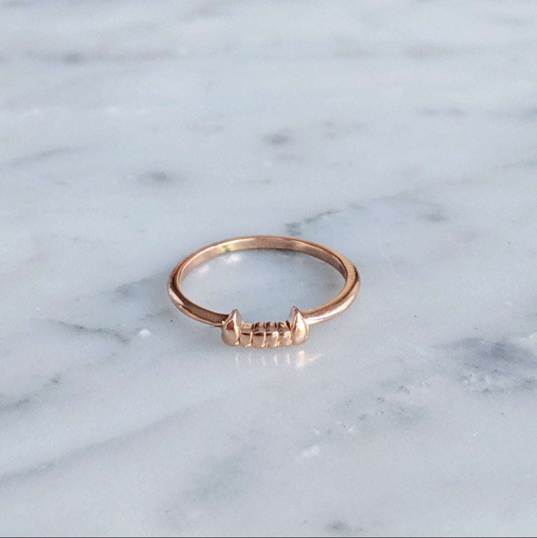 Gold Fang Ring