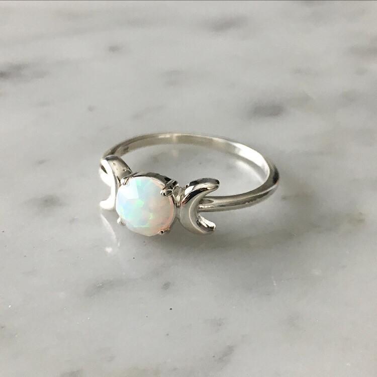 Glowing Darkness Ring